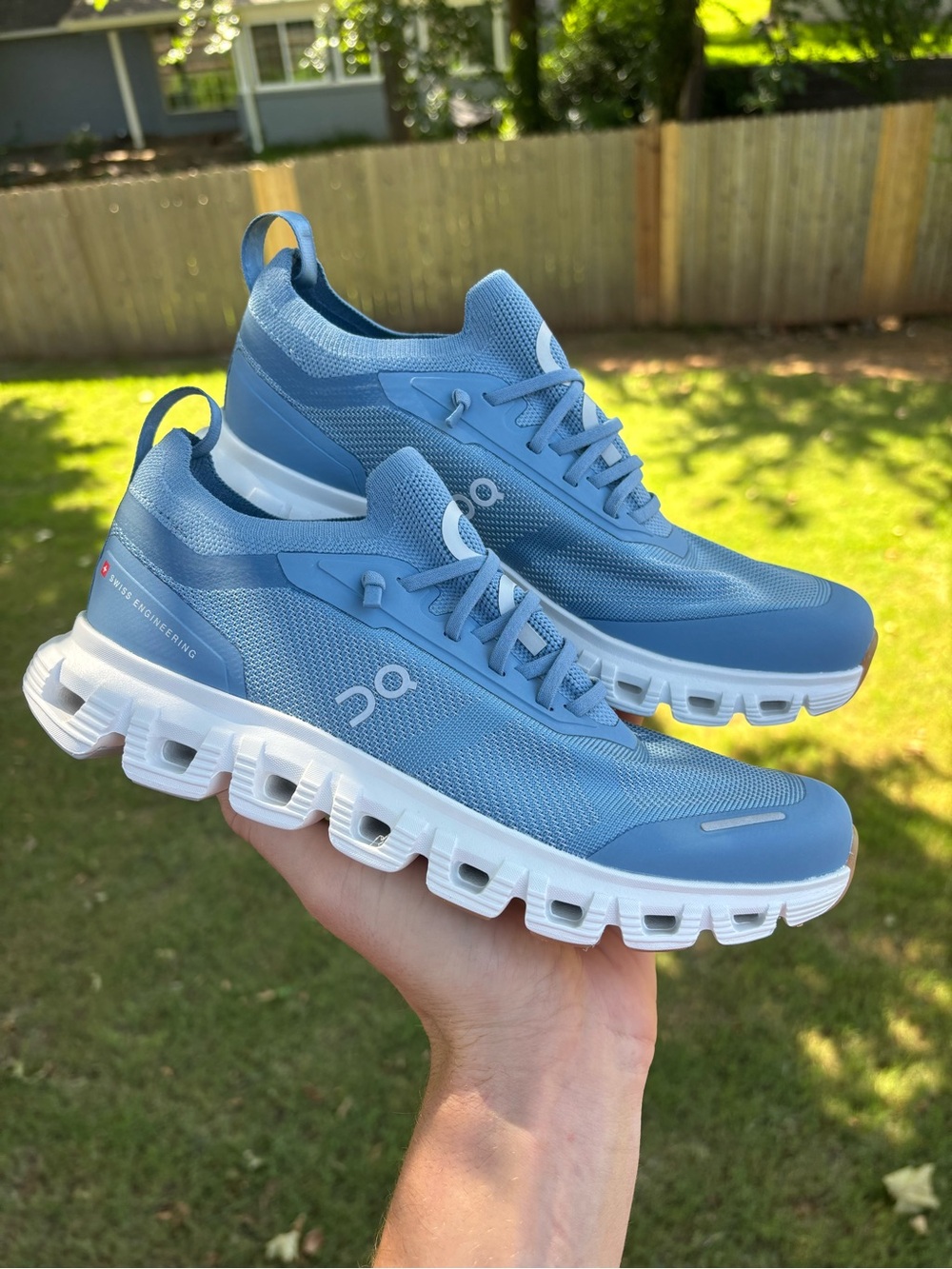 On Cloud 6 Versa Women’s Size 6.5 (5.5Y) Low-Top Sneakers Dust/White 3WF10030906